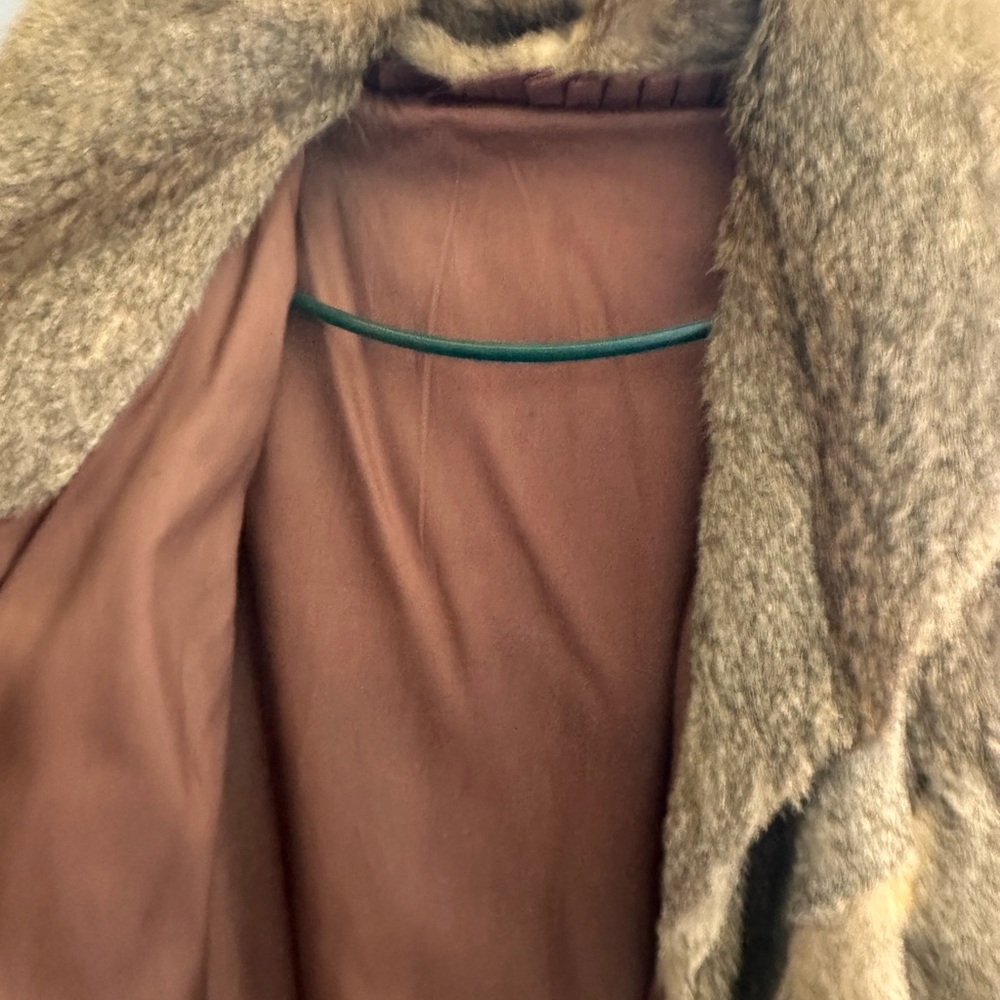 Authentic Rabbit Fur Coat - Picture 4 of 6